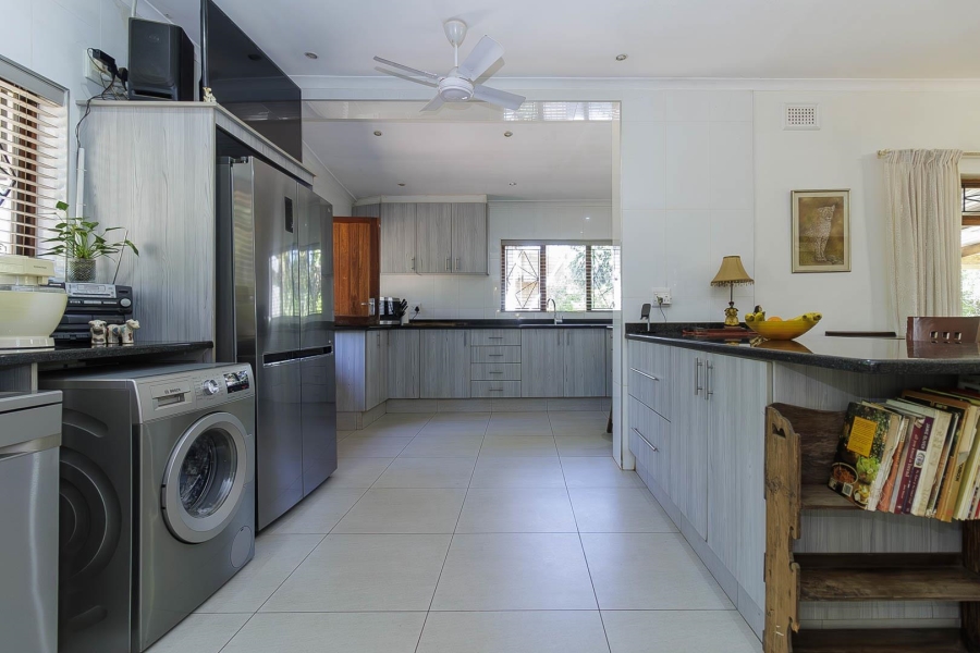 4 Bedroom Property for Sale in Kloof KwaZulu-Natal