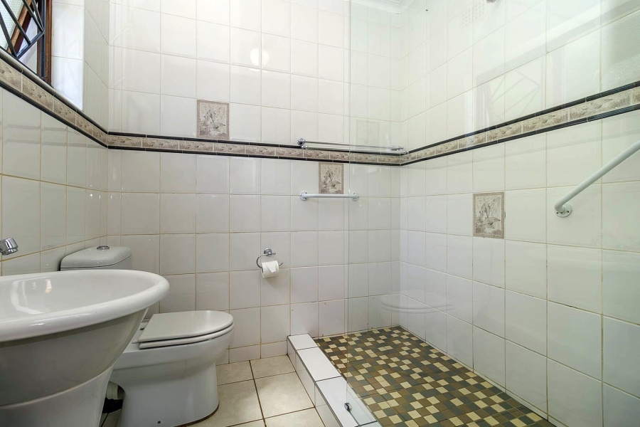 4 Bedroom Property for Sale in Kloof KwaZulu-Natal