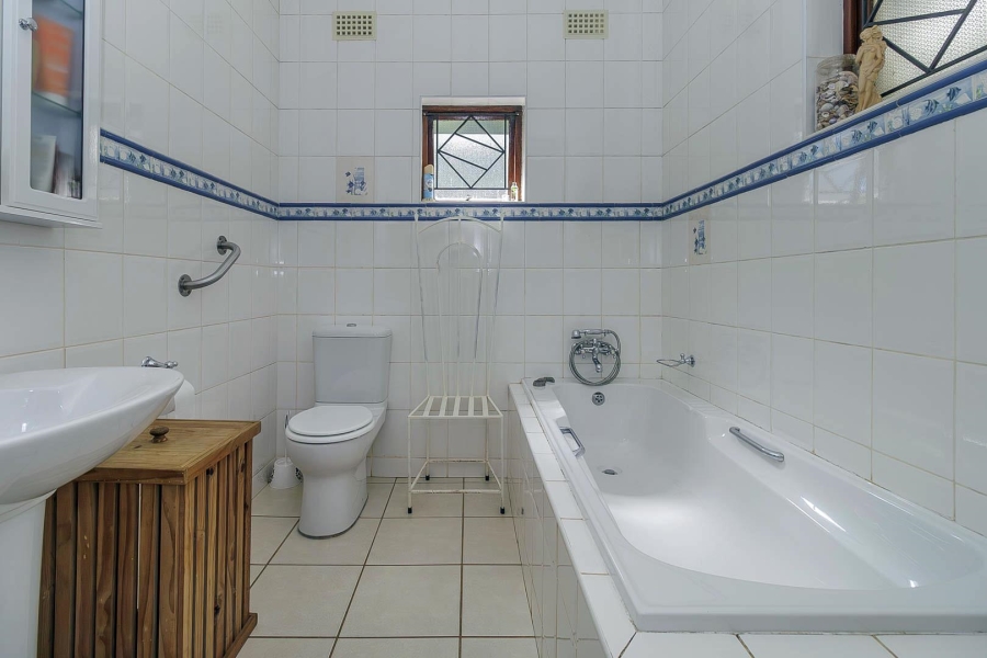 4 Bedroom Property for Sale in Kloof KwaZulu-Natal