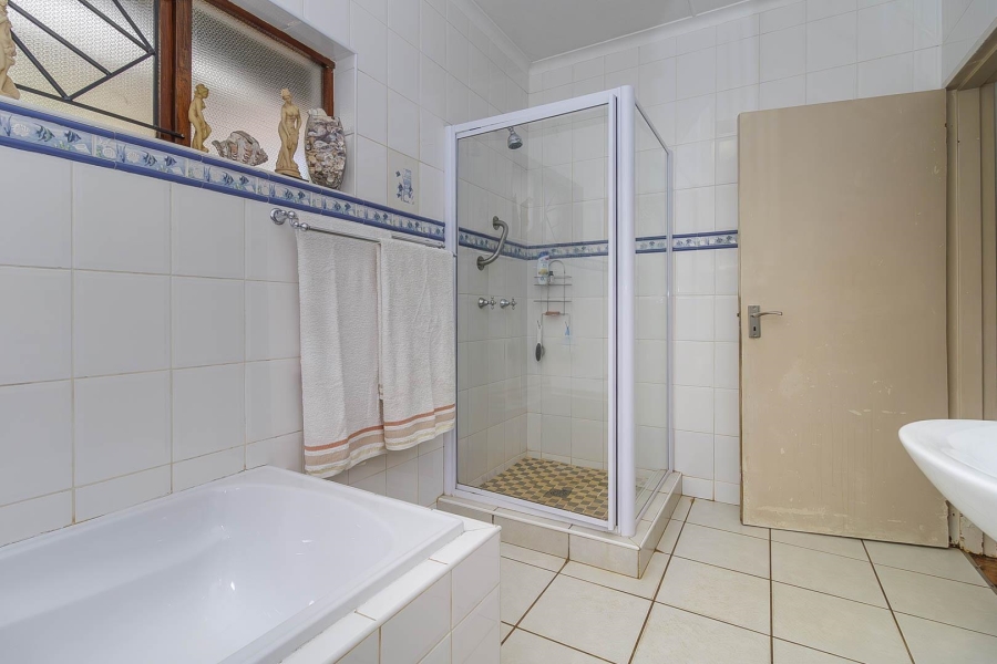 4 Bedroom Property for Sale in Kloof KwaZulu-Natal