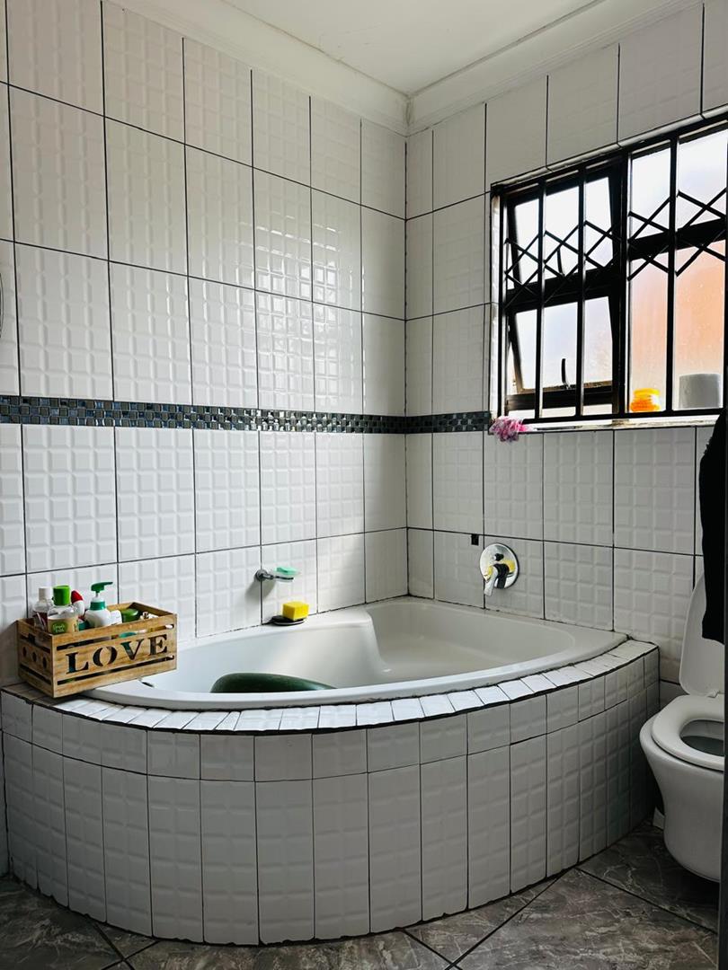 3 Bedroom Property for Sale in Esikhawini KwaZulu-Natal