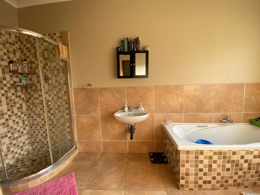 4 Bedroom Property for Sale in Woodlands KwaZulu-Natal