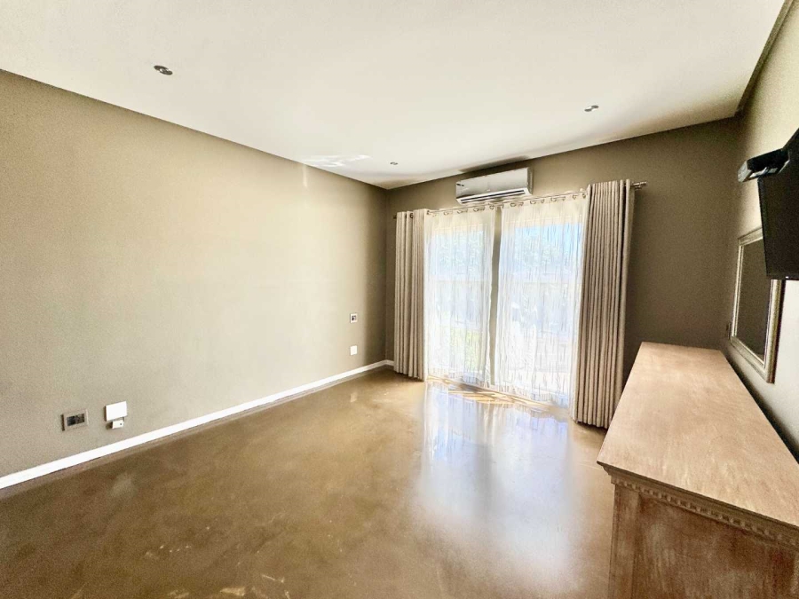 2 Bedroom Property for Sale in La Lucia KwaZulu-Natal