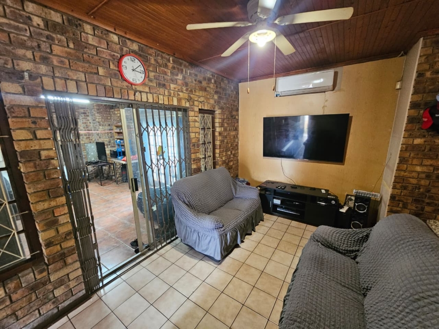 3 Bedroom Property for Sale in Birdswood KwaZulu-Natal
