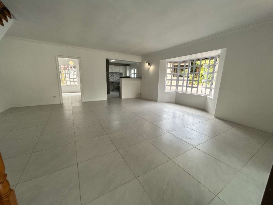 To Let 3 Bedroom Property for Rent in Kloof KwaZulu-Natal