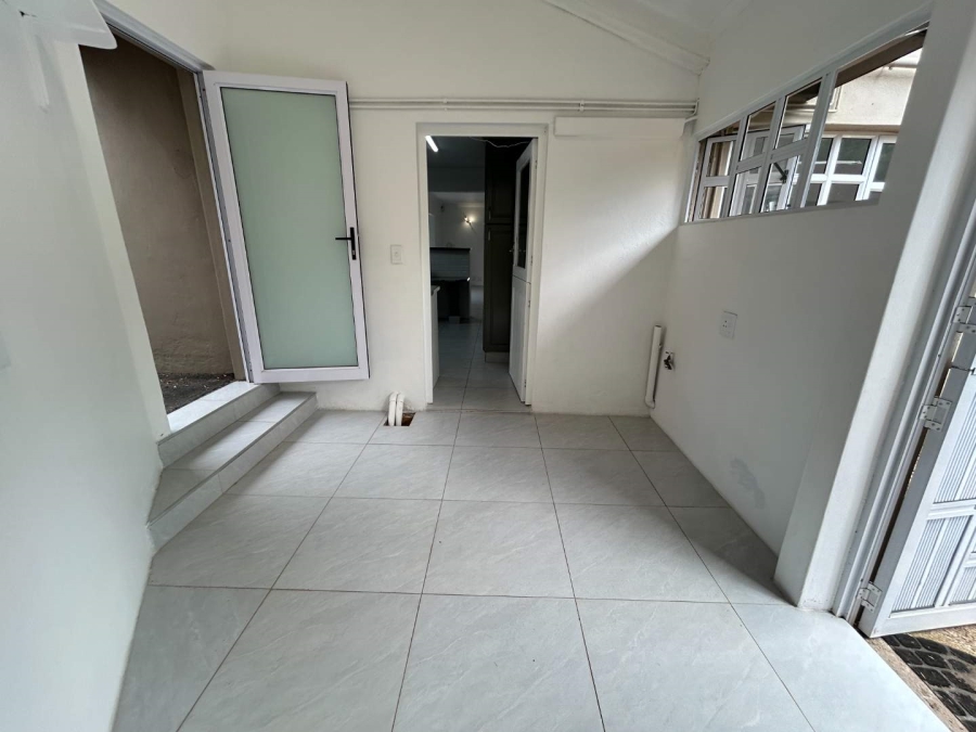 To Let 3 Bedroom Property for Rent in Kloof KwaZulu-Natal