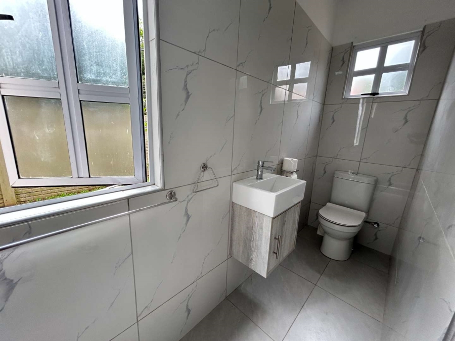 To Let 3 Bedroom Property for Rent in Kloof KwaZulu-Natal