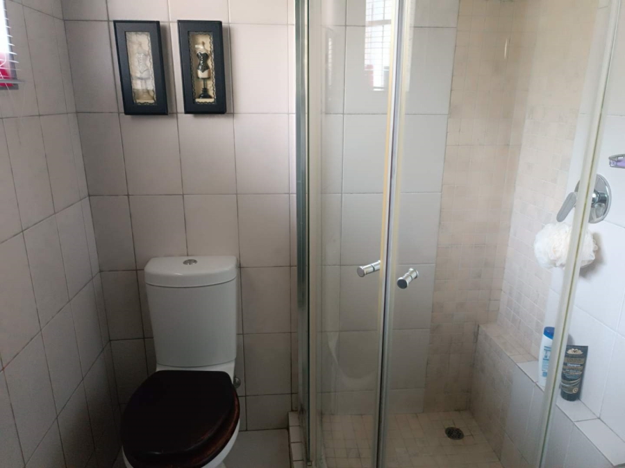 5 Bedroom Property for Sale in Montrose KwaZulu-Natal