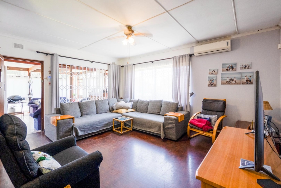 4 Bedroom Property for Sale in Amanzimtoti KwaZulu-Natal