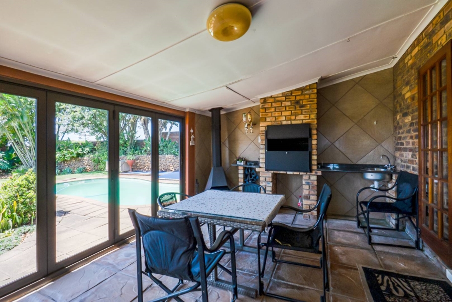 4 Bedroom Property for Sale in Amanzimtoti KwaZulu-Natal