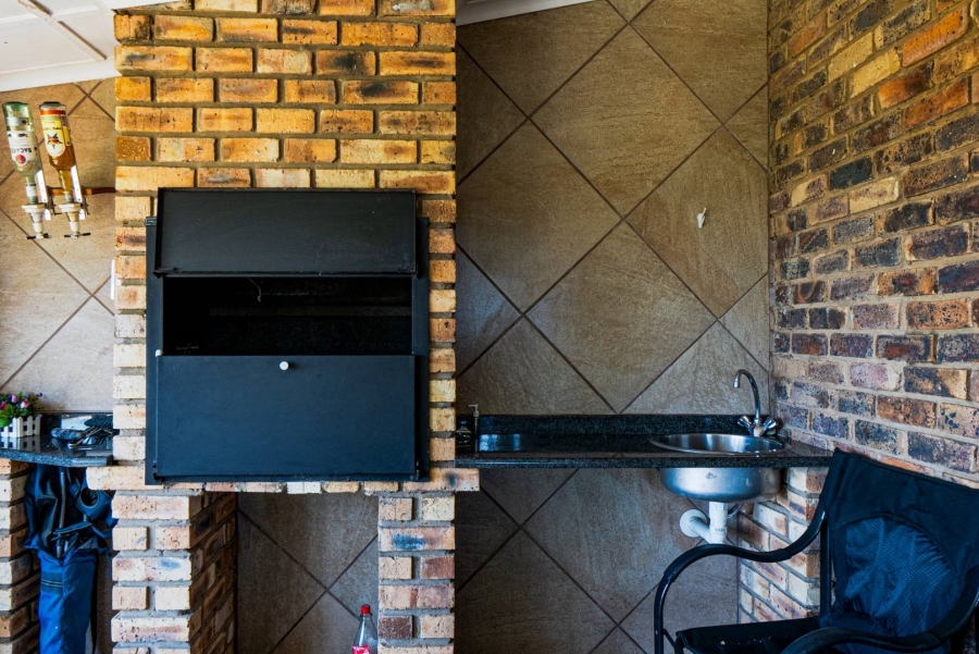 4 Bedroom Property for Sale in Amanzimtoti KwaZulu-Natal