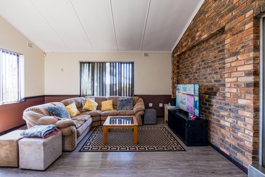 4 Bedroom Property for Sale in Amanzimtoti KwaZulu-Natal