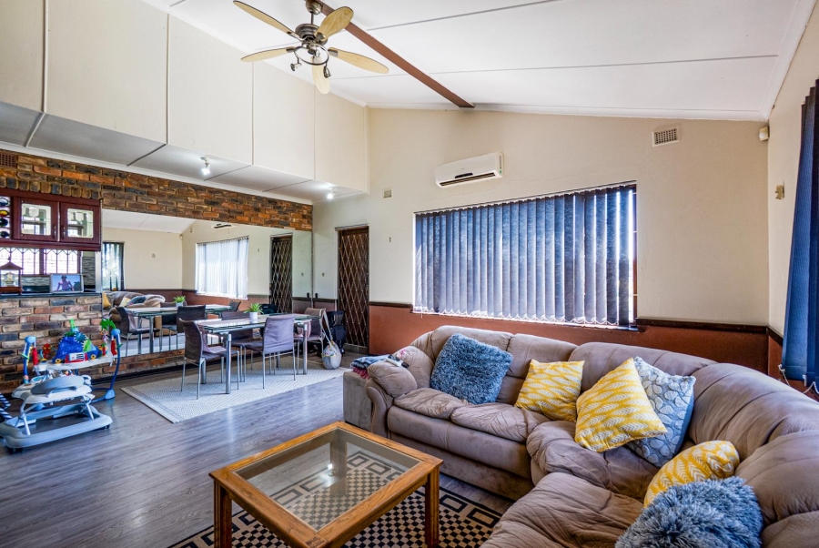 4 Bedroom Property for Sale in Amanzimtoti KwaZulu-Natal
