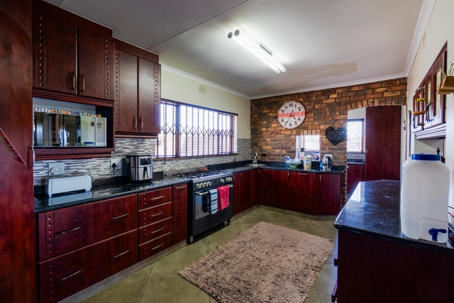4 Bedroom Property for Sale in Amanzimtoti KwaZulu-Natal