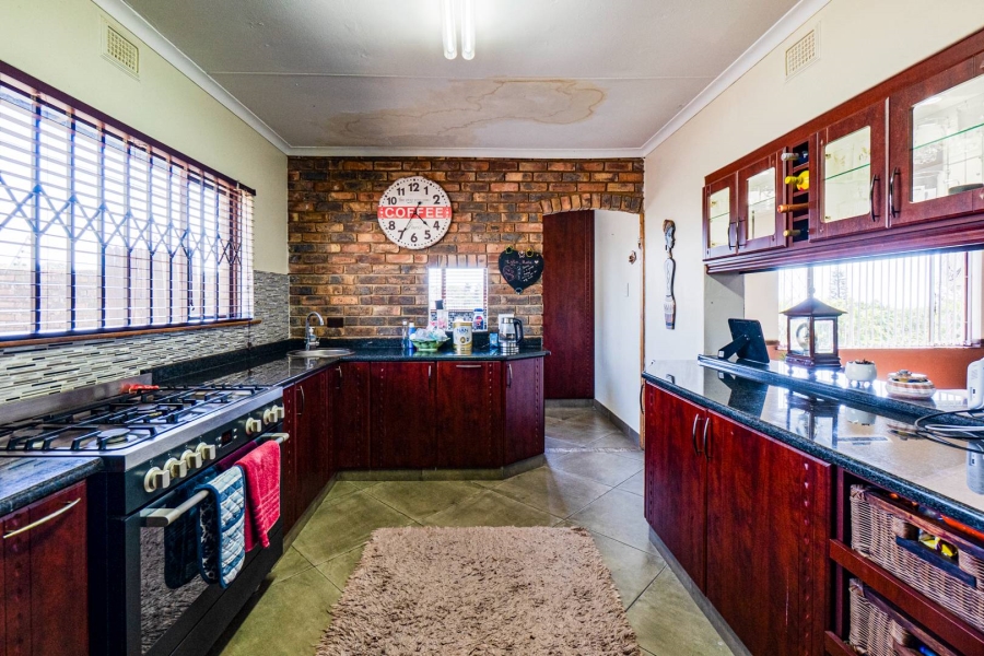 4 Bedroom Property for Sale in Amanzimtoti KwaZulu-Natal