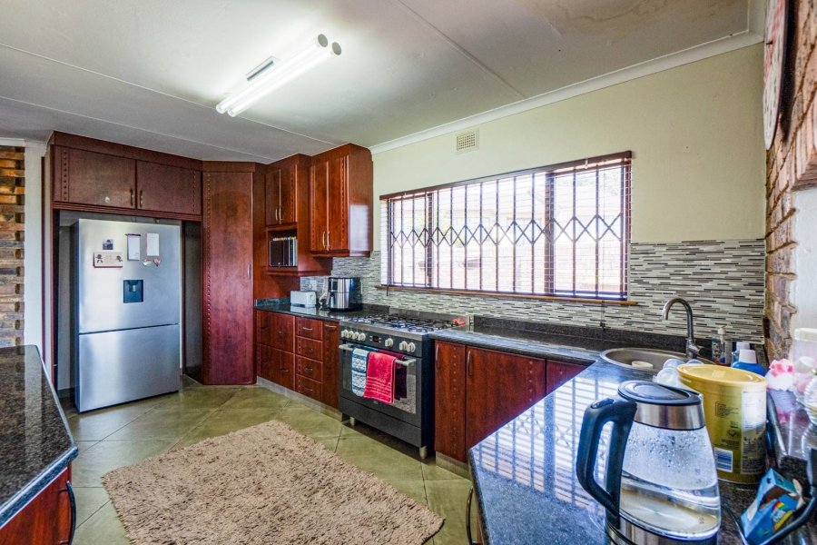 4 Bedroom Property for Sale in Amanzimtoti KwaZulu-Natal