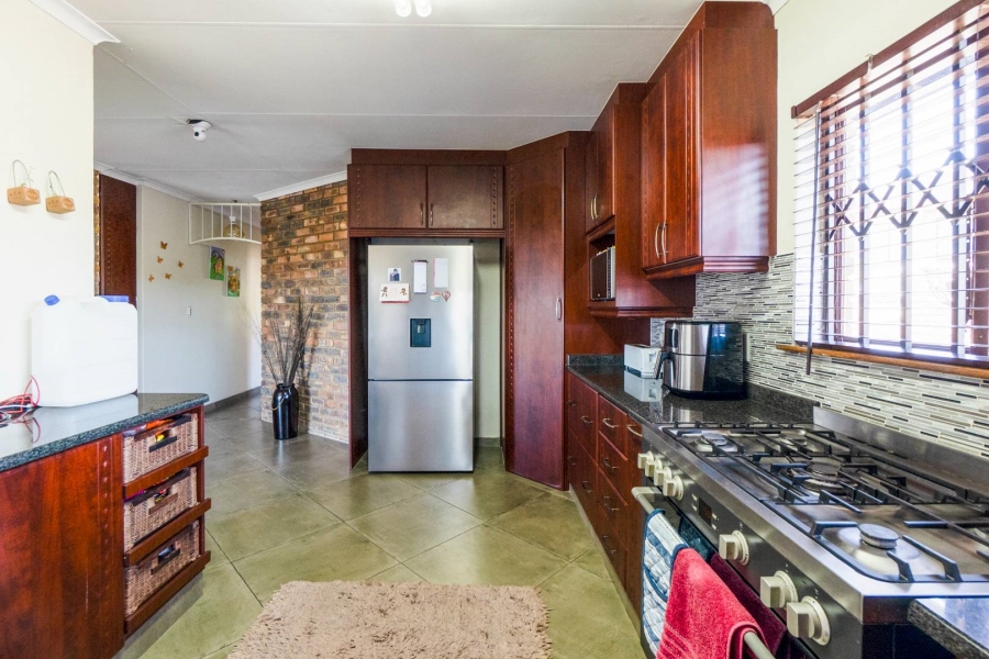 4 Bedroom Property for Sale in Amanzimtoti KwaZulu-Natal