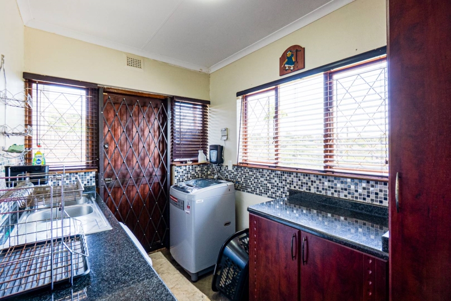 4 Bedroom Property for Sale in Amanzimtoti KwaZulu-Natal