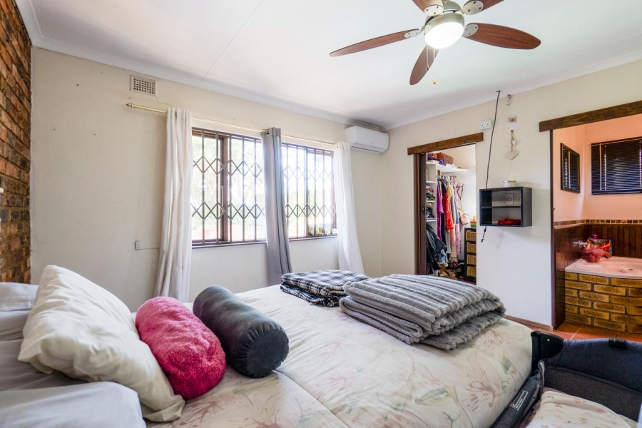 4 Bedroom Property for Sale in Amanzimtoti KwaZulu-Natal