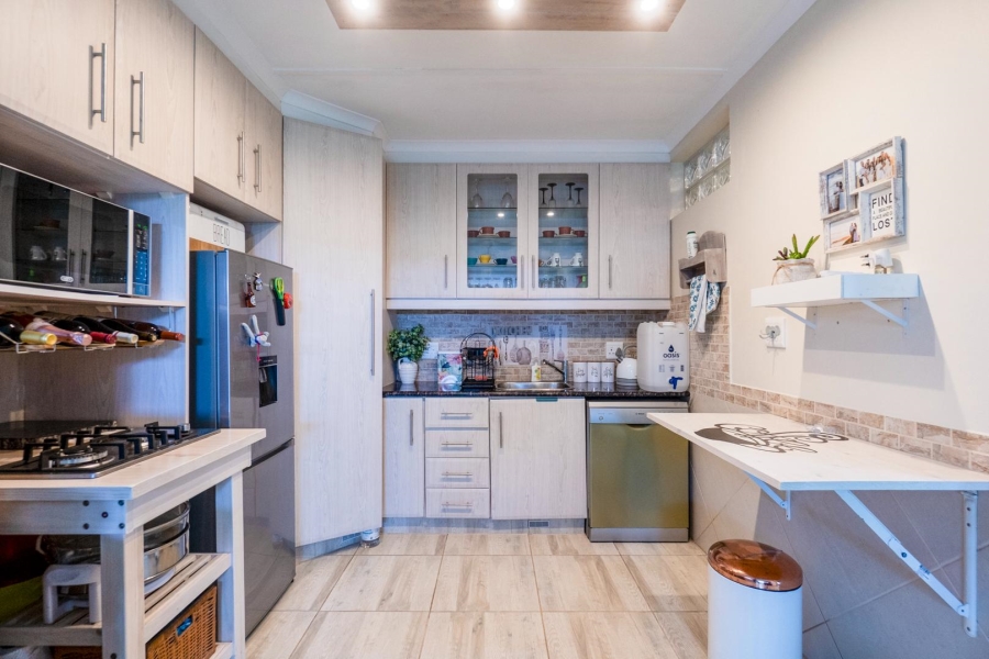 4 Bedroom Property for Sale in Amanzimtoti KwaZulu-Natal