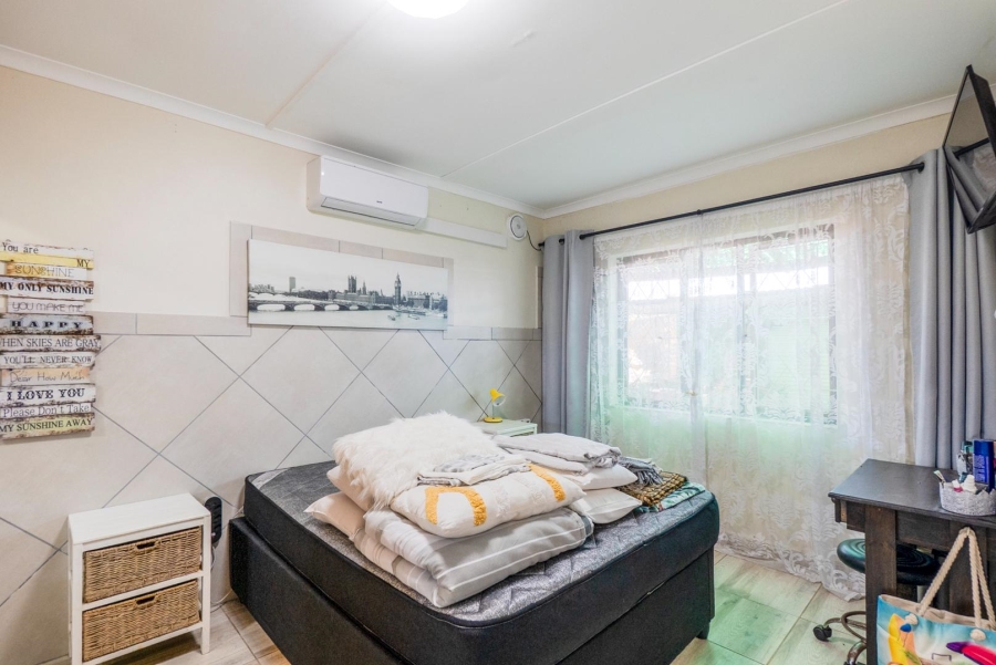 4 Bedroom Property for Sale in Amanzimtoti KwaZulu-Natal