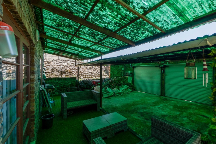 4 Bedroom Property for Sale in Amanzimtoti KwaZulu-Natal