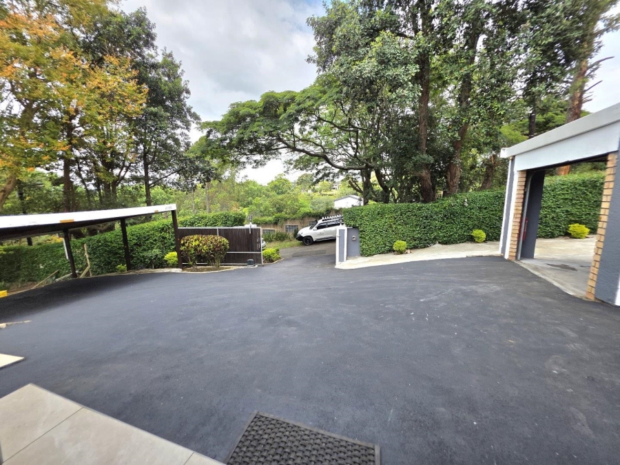 3 Bedroom Property for Sale in Kloof KwaZulu-Natal