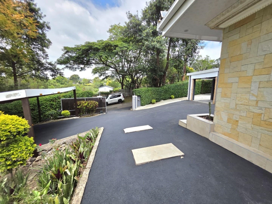 3 Bedroom Property for Sale in Kloof KwaZulu-Natal