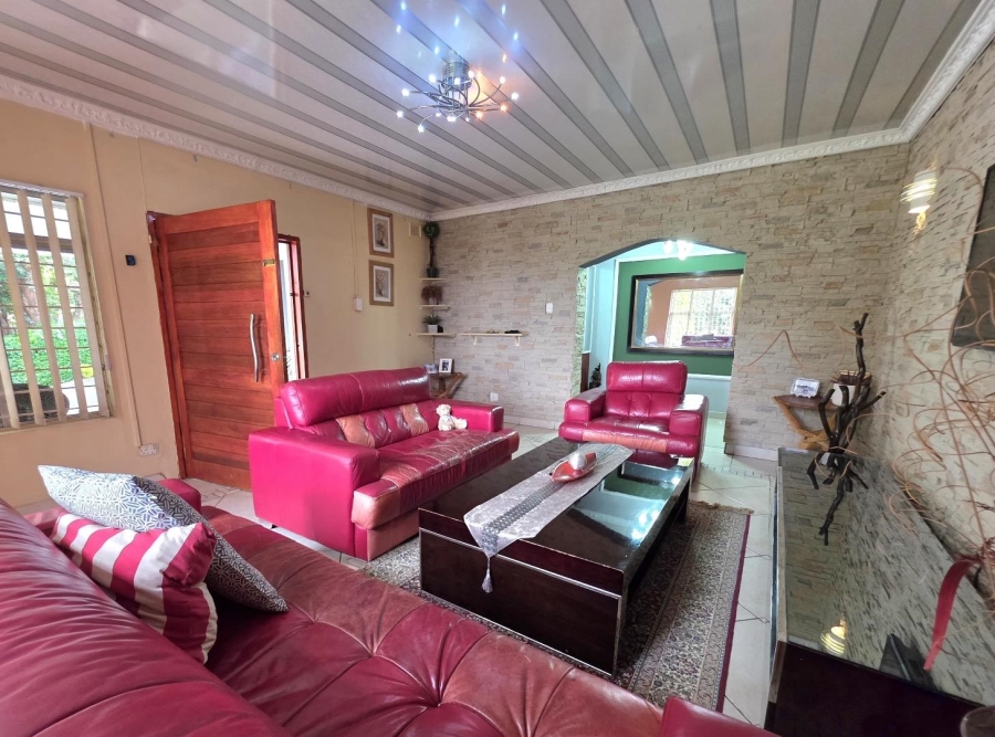 3 Bedroom Property for Sale in Kloof KwaZulu-Natal