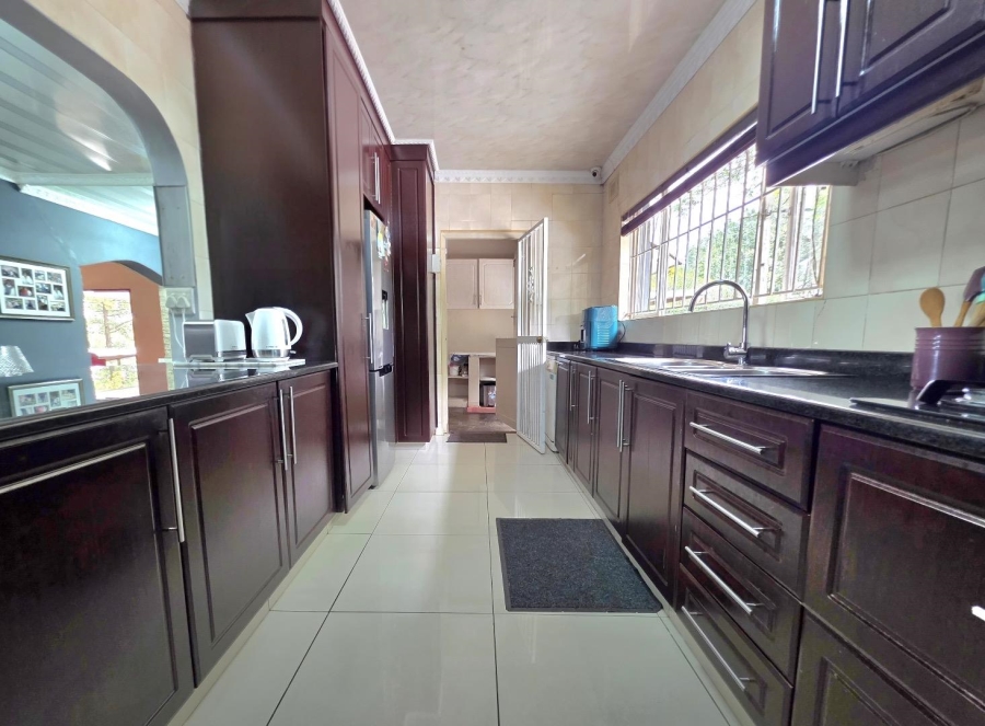 3 Bedroom Property for Sale in Kloof KwaZulu-Natal