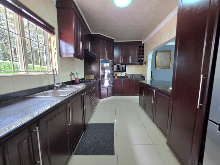 3 Bedroom Property for Sale in Kloof KwaZulu-Natal