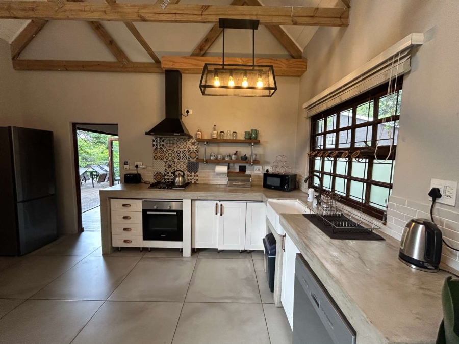 To Let 2 Bedroom Property for Rent in Crestholme KwaZulu-Natal