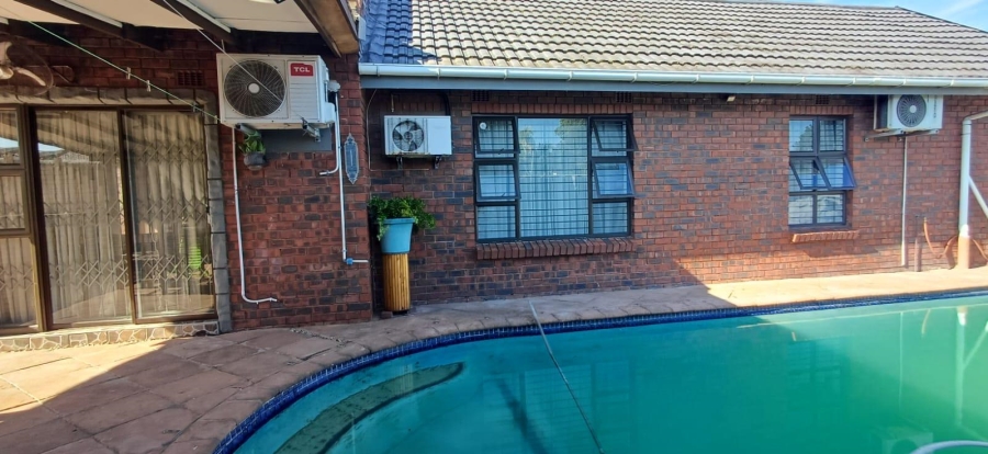 3 Bedroom Property for Sale in Brackenham KwaZulu-Natal