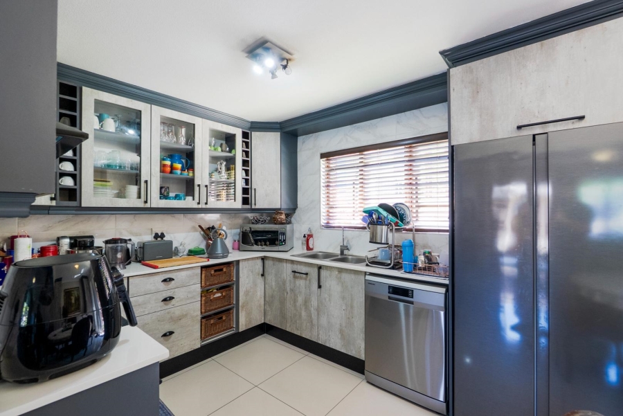 3 Bedroom Property for Sale in Amanzimtoti KwaZulu-Natal