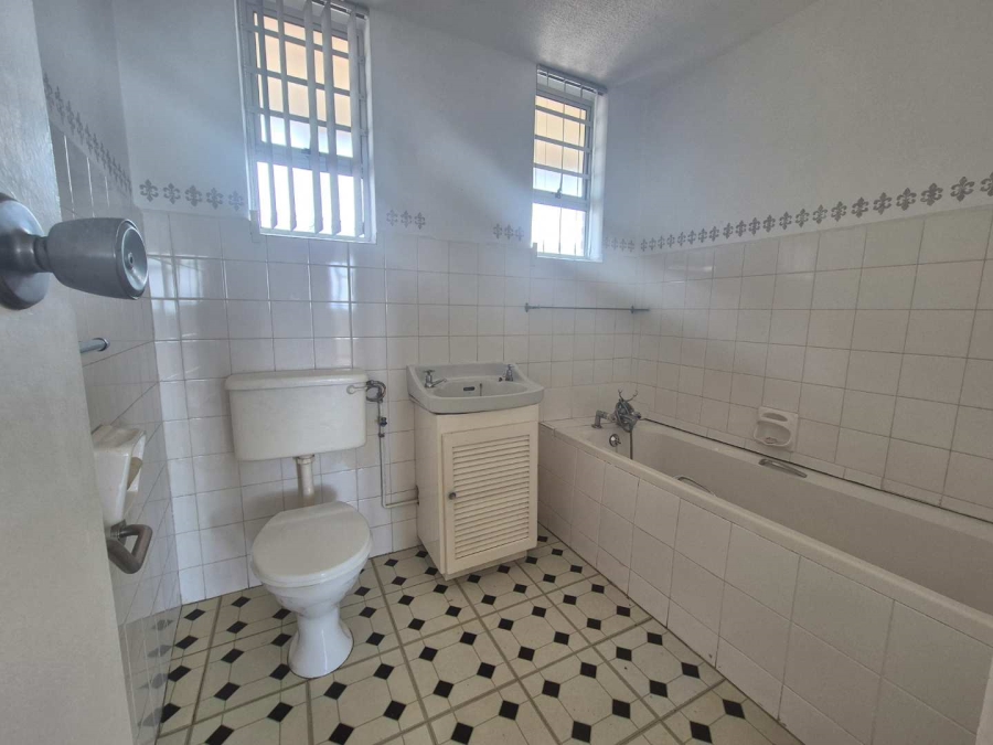 2 Bedroom Property for Sale in Amanzimtoti KwaZulu-Natal