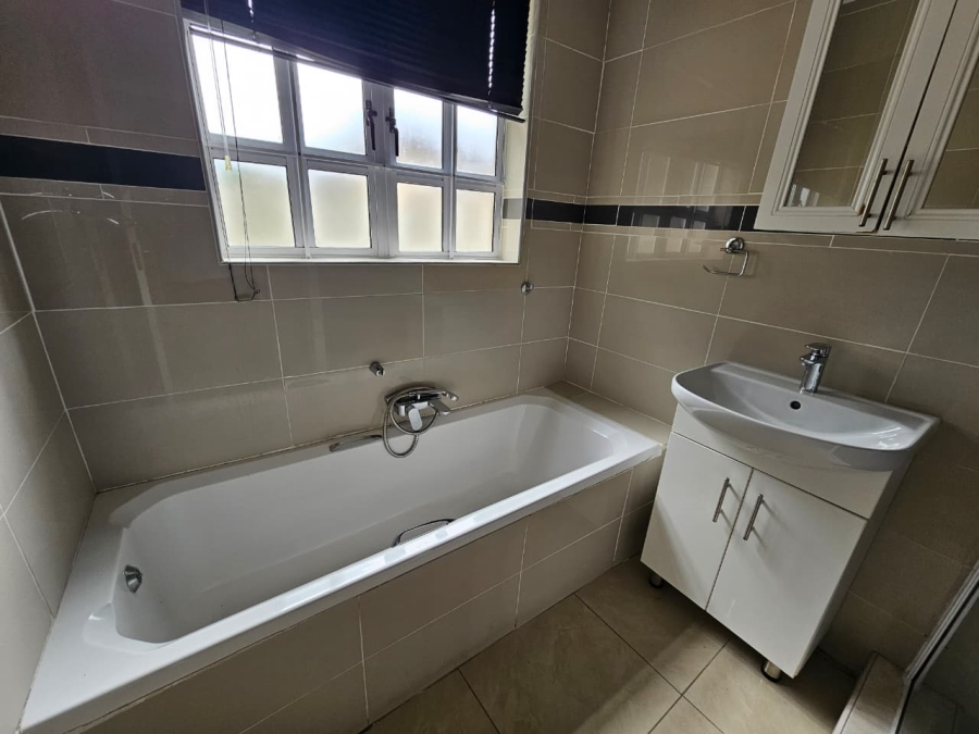 To Let 2 Bedroom Property for Rent in Meer En See KwaZulu-Natal