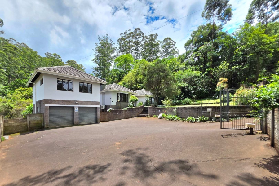 4 Bedroom Property for Sale in Kloof KwaZulu-Natal