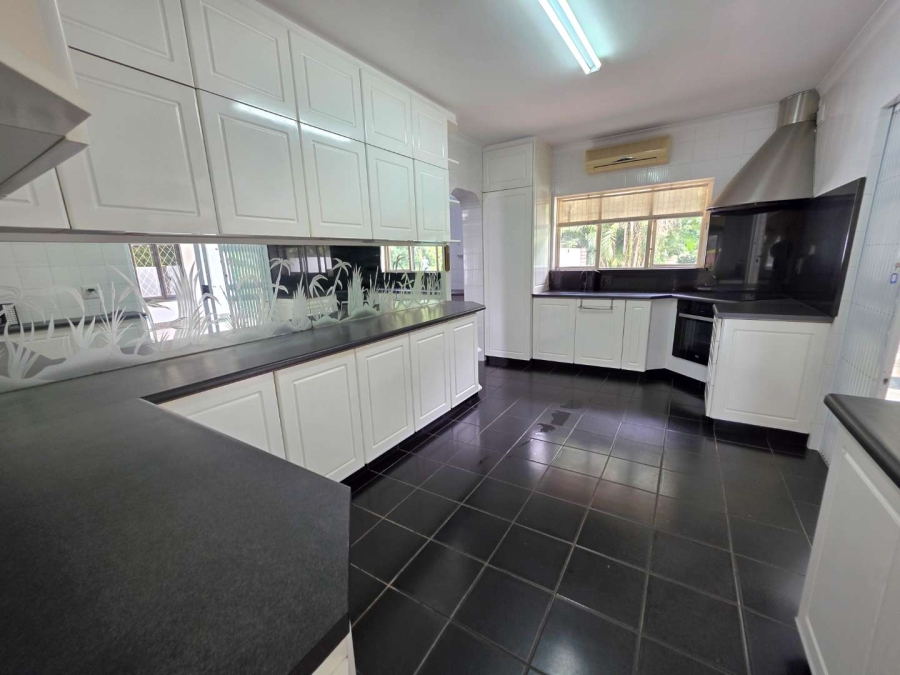 4 Bedroom Property for Sale in Kloof KwaZulu-Natal