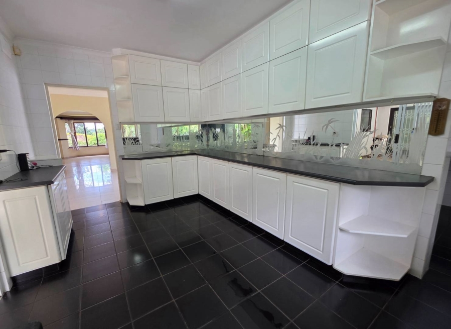 4 Bedroom Property for Sale in Kloof KwaZulu-Natal