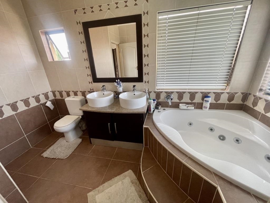 4 Bedroom Property for Sale in Izinga Ridge KwaZulu-Natal