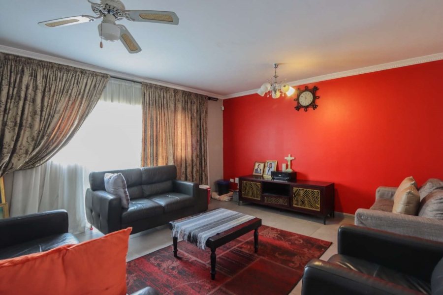 6 Bedroom Property for Sale in Woodhaven KwaZulu-Natal