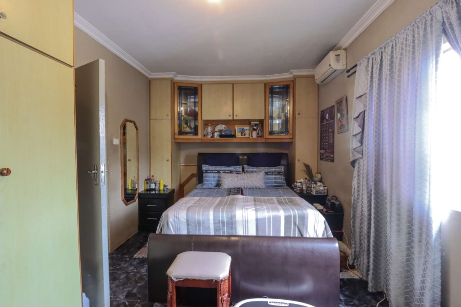 6 Bedroom Property for Sale in Woodhaven KwaZulu-Natal