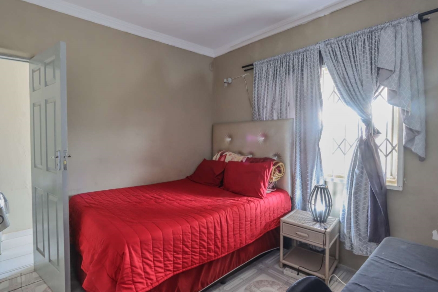 6 Bedroom Property for Sale in Woodhaven KwaZulu-Natal