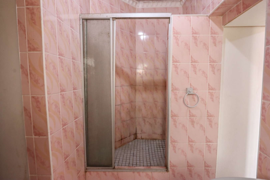 6 Bedroom Property for Sale in Woodhaven KwaZulu-Natal