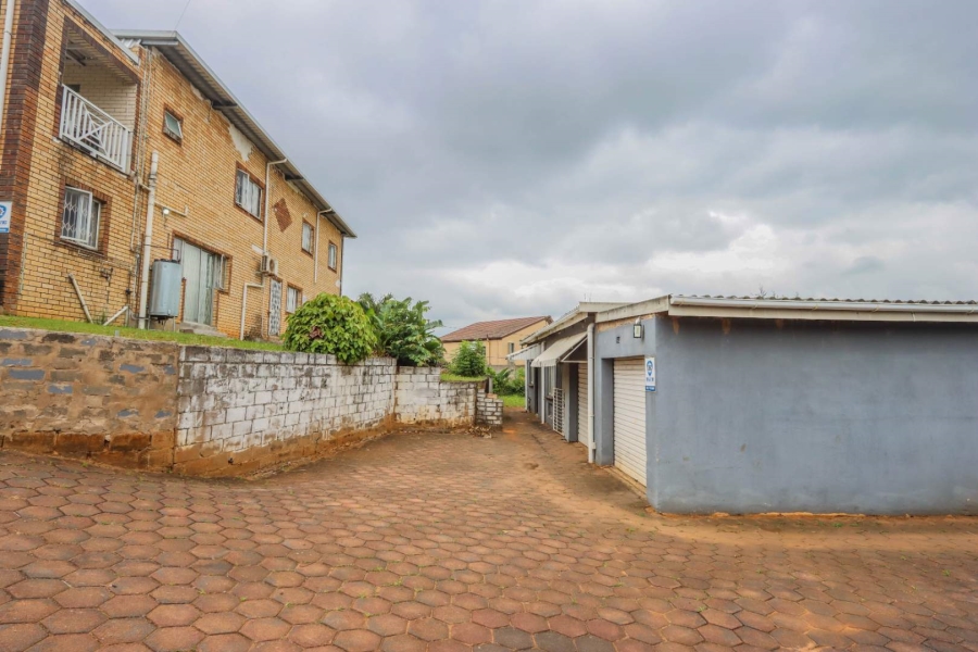 6 Bedroom Property for Sale in Woodhaven KwaZulu-Natal