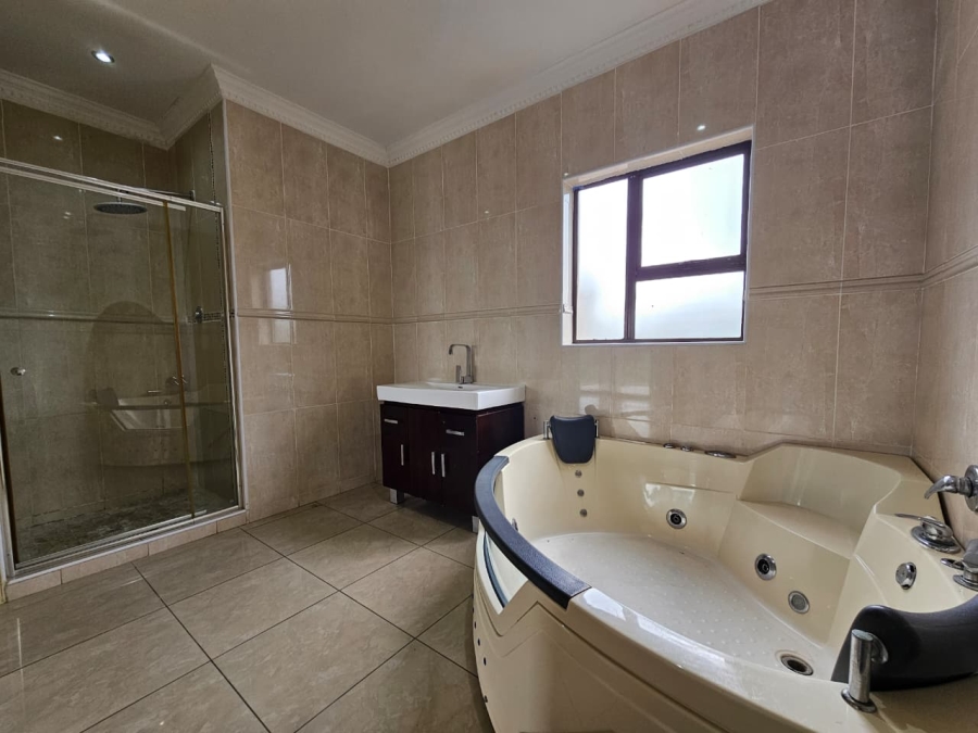 To Let 5 Bedroom Property for Rent in Birdswood KwaZulu-Natal