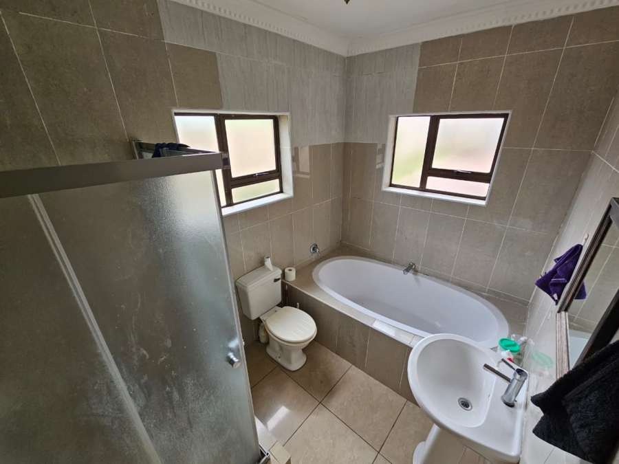 To Let 5 Bedroom Property for Rent in Birdswood KwaZulu-Natal