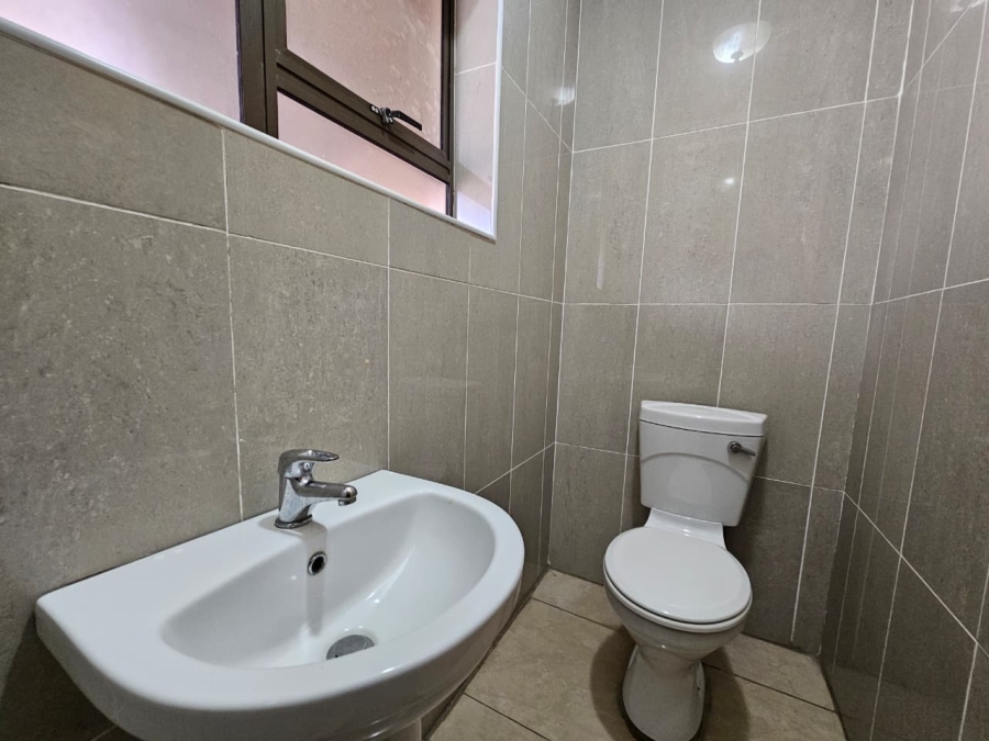 To Let 5 Bedroom Property for Rent in Birdswood KwaZulu-Natal