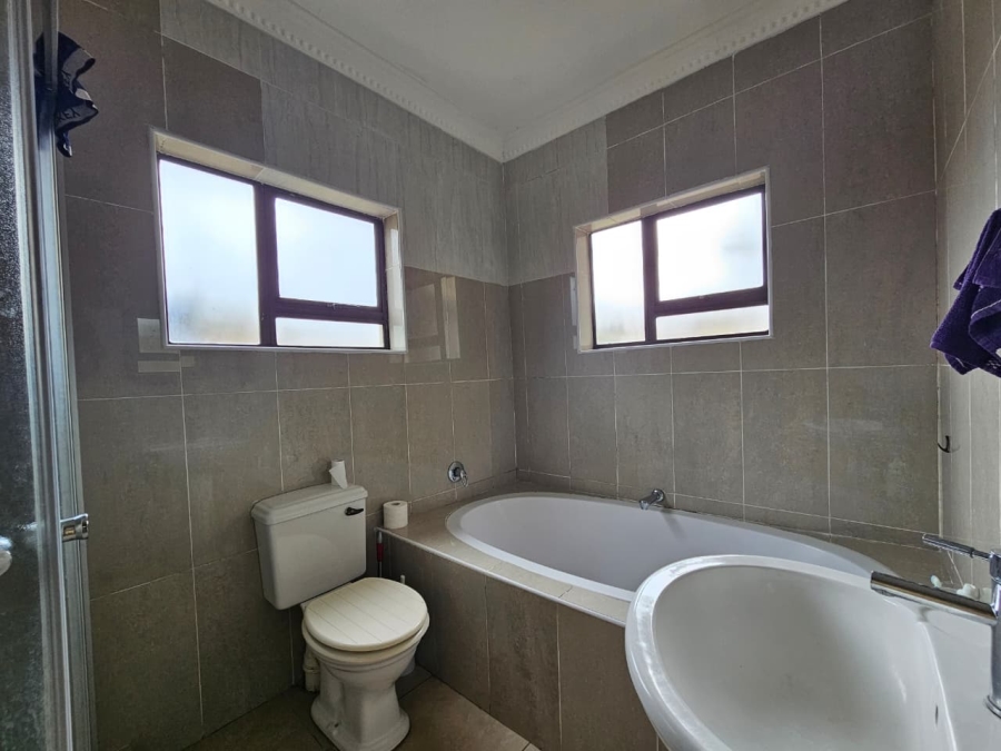 To Let 5 Bedroom Property for Rent in Birdswood KwaZulu-Natal