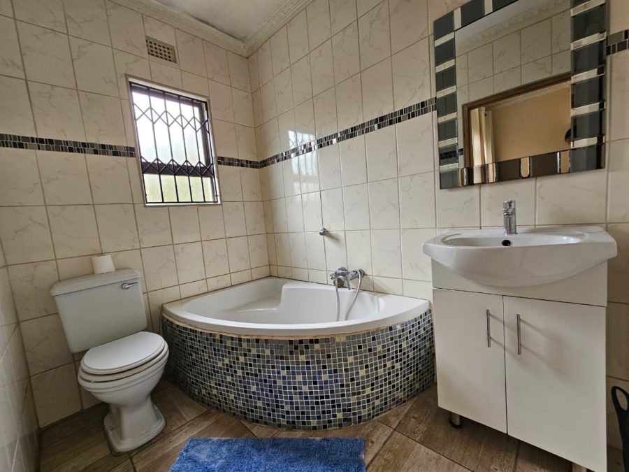 To Let 4 Bedroom Property for Rent in Veld En Vlei KwaZulu-Natal